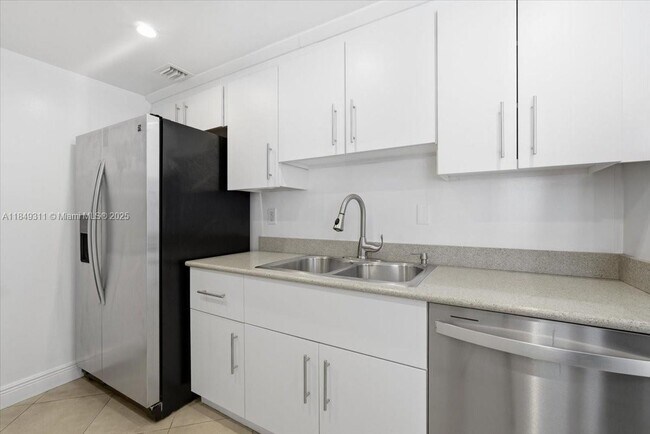 Building Photo - 2451 Brickell Ave