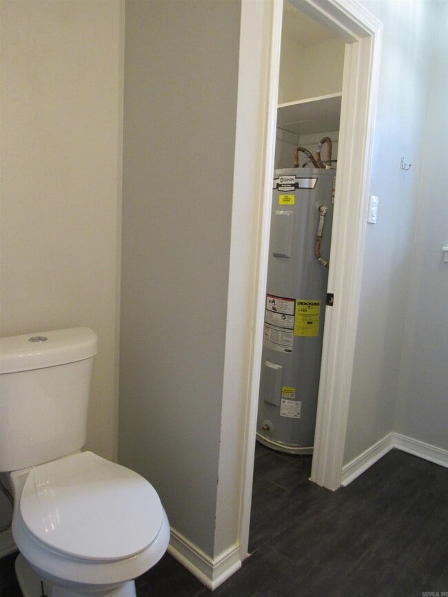 Building Photo - 303 Merganzer Dr