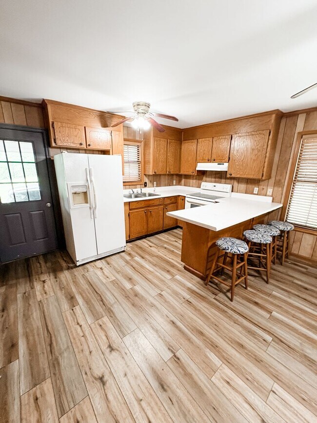 Building Photo - Beautiful 3BR/1BA in the country