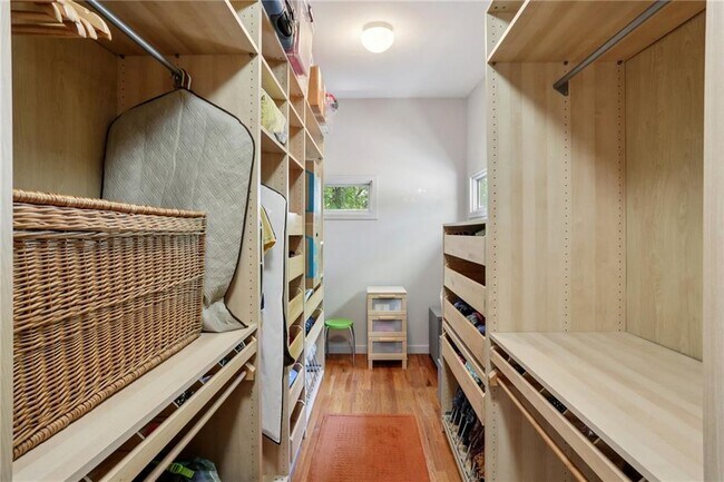 Building Photo - 213 Murray Hill Ave NE