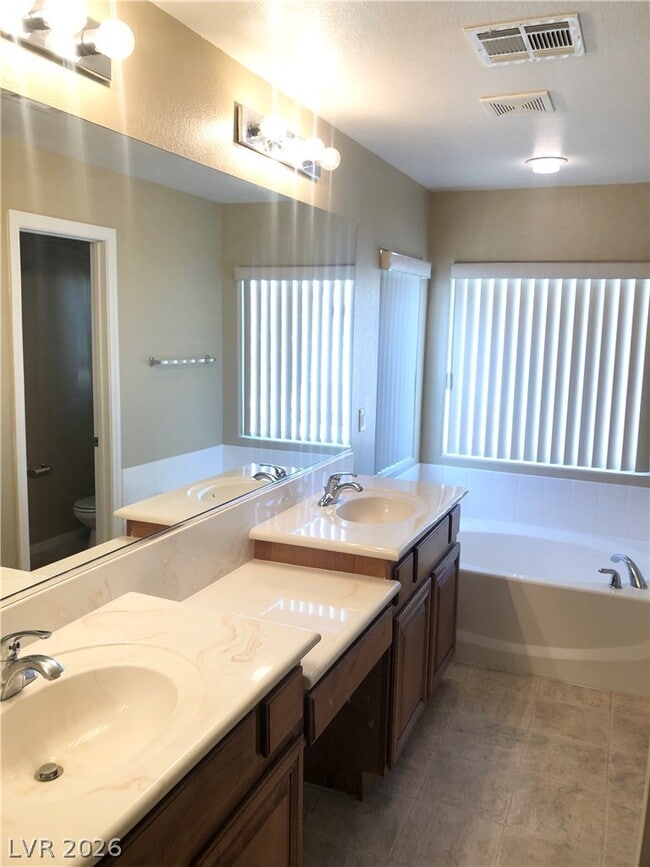 Building Photo - 8553 Osmerea Ct