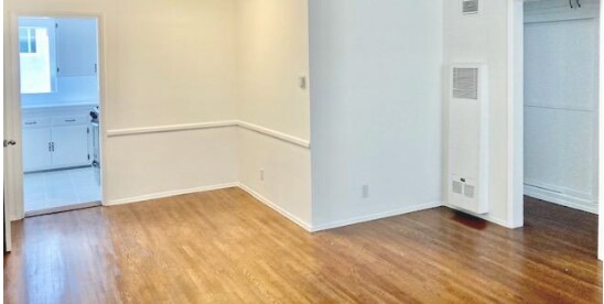 Building Photo - 916 N Sweetzer Ave
