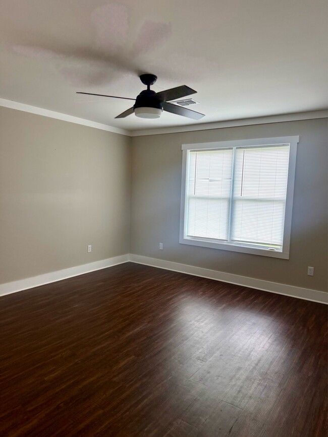Building Photo - 341 Meadow Lark Dr