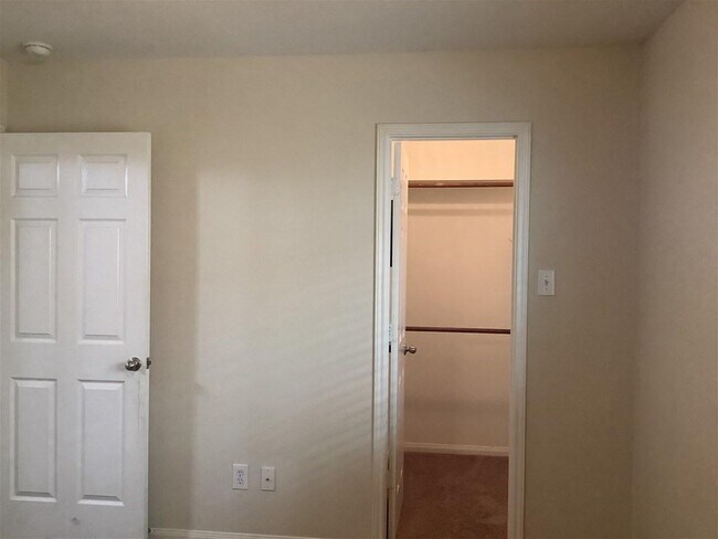 Building Photo - 4811 Chase Stone Dr