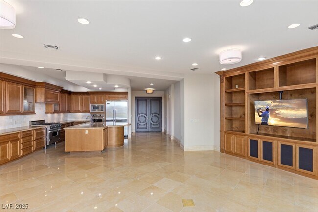 Building Photo - 9101 Alta Dr