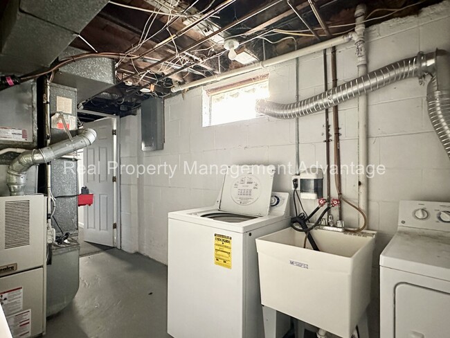 Building Photo - Charming Royal Oak Rental – Walkable to Wo...