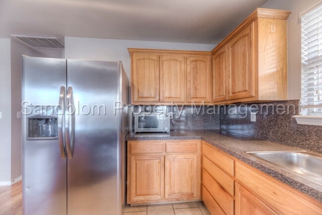 Building Photo - For Lease | Jenks | Available Now!