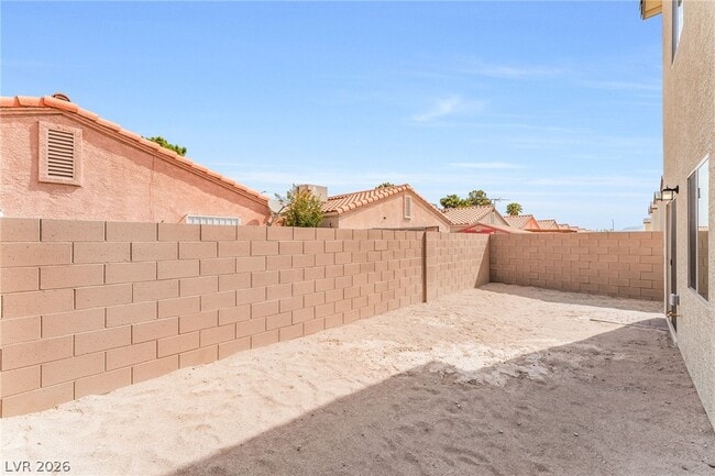 Building Photo - 2204 Abraham Ave