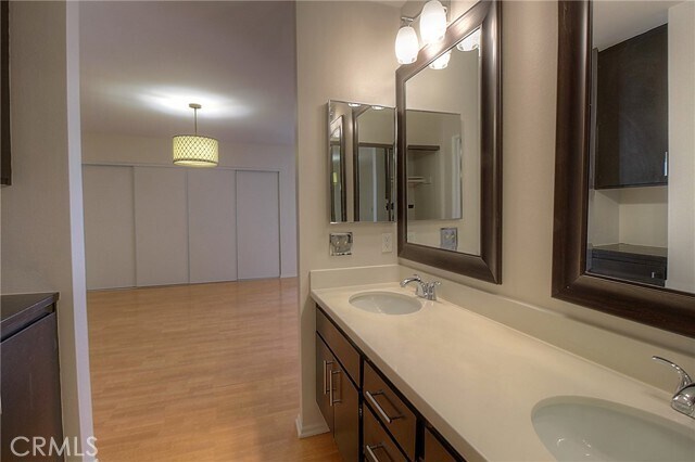 Building Photo - 400 N Louise St