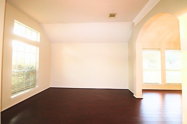 Building Photo - 11523 Glen Lake Dr