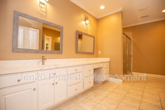 Building Photo - 4701-12 Turnberry Ln