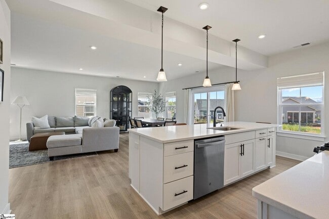 Building Photo - 680 Lady Fern Dr