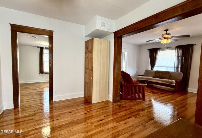 Building Photo - 611 New York Ave