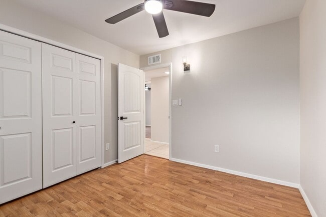 Building Photo - Beautifully updated Ranch Style Home