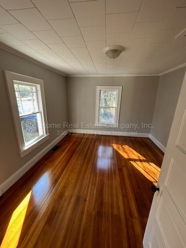 Building Photo - 4440 Lane St