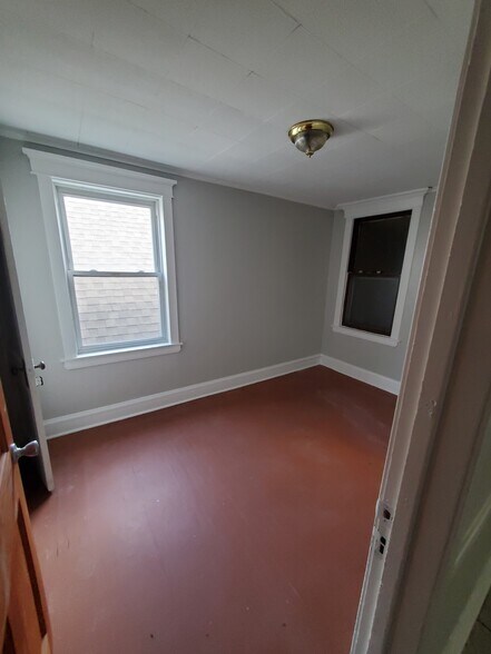 Building Photo - 3535 W Beach Ave