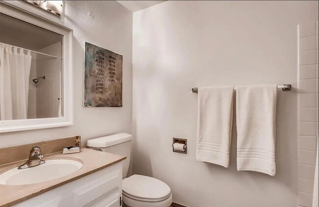 Building Photo - Spacious 5BR Home in Wild Tree – Ideal for Multi-Generational Living!