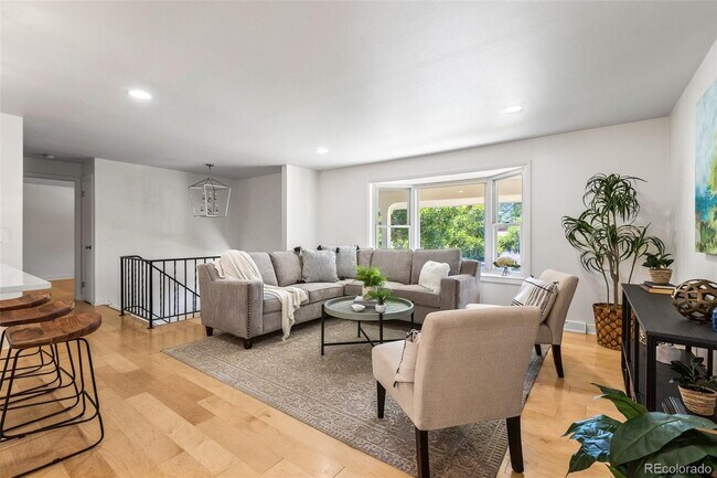 Building Photo - Charming 4-Bed Home