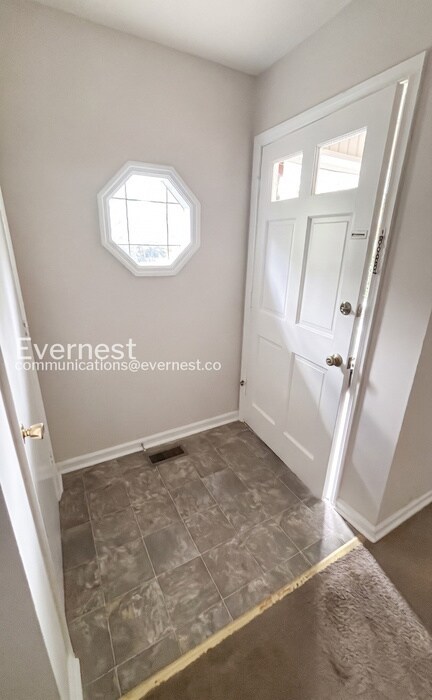Building Photo - 309 Nye Dr