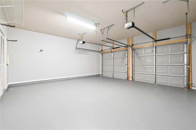 Building Photo - 10090 Jones Bridge Rd