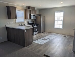 Building Photo - 300 Forrest Ave