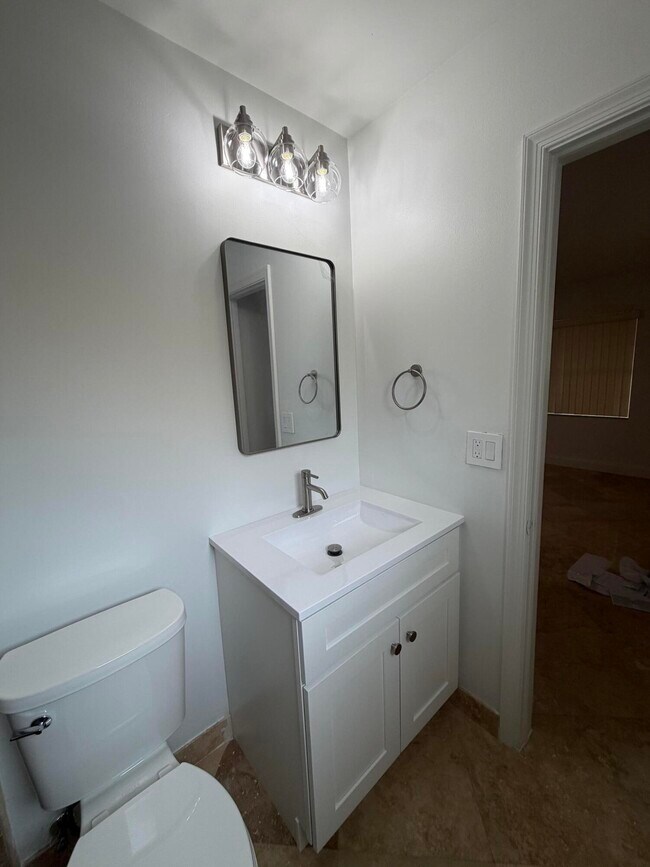 Building Photo - 9209 Southampton Pl