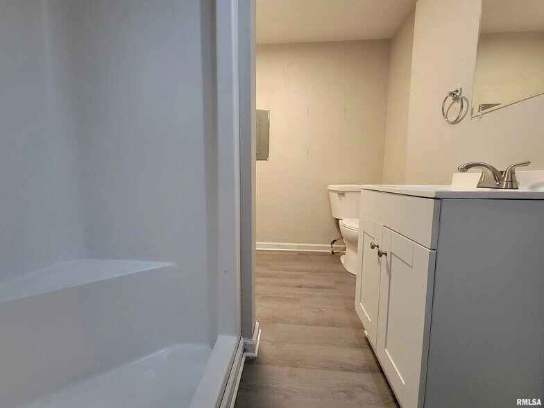 Building Photo - 1111 Summer St