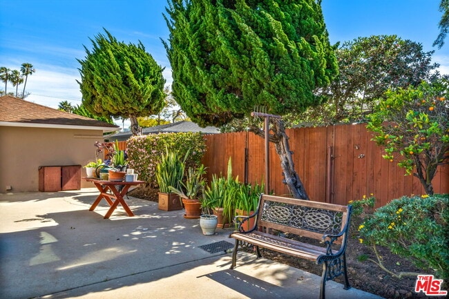 Building Photo - 5911 S Corning Ave