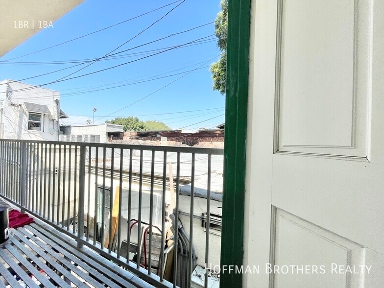 Building Photo - 1912 Cimarron St