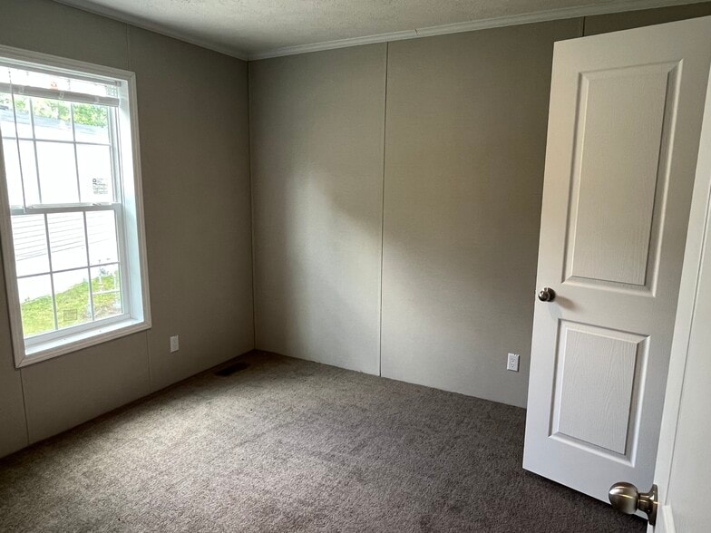 Building Photo - 6610 Lear Nagle Rd