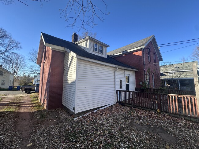 Building Photo - 315 N 2nd Ave