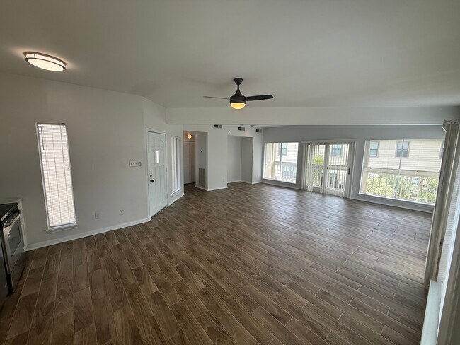 Building Photo - April Villas Triplex