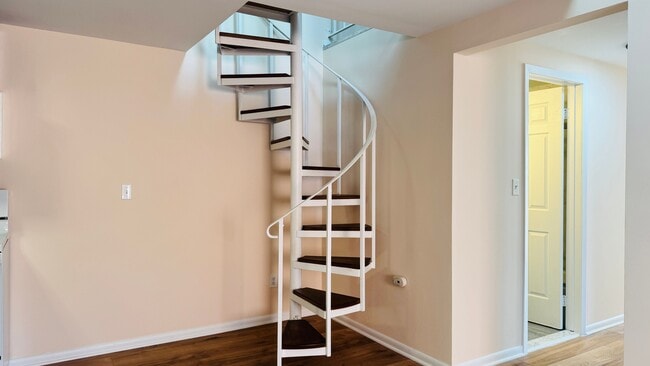 Building Photo - 2427 Washington Ave