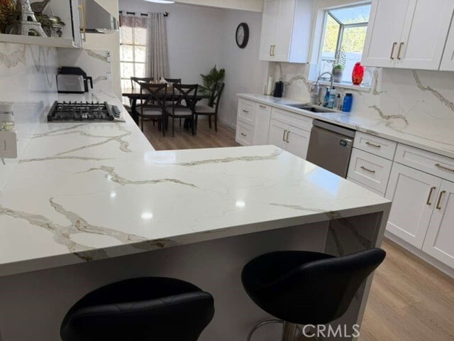 Building Photo - 6601 Woodlake Ave