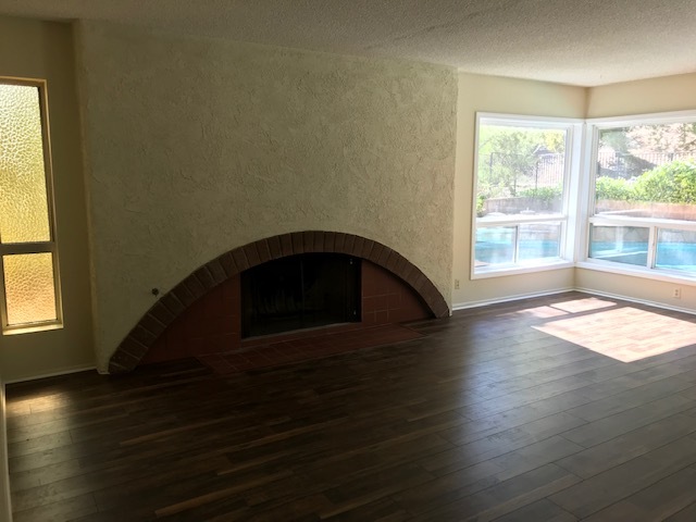 Midcentury gas fireplace in Living Room - 2571 Cordelia Rd