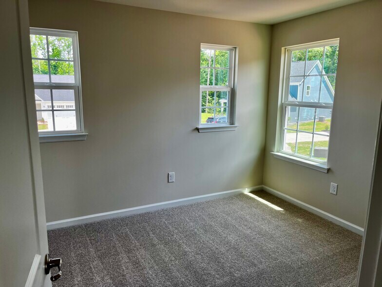 Building Photo - 1209 Cottage Green Dr