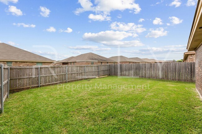 Building Photo - PM1-TEMP603 W Karey Dr