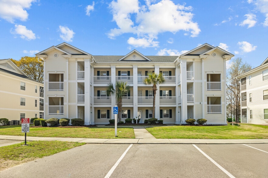 Building Photo - 557 White River Dr