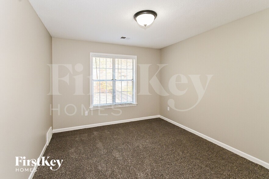 Building Photo - 8638 Bell Ridge Dr