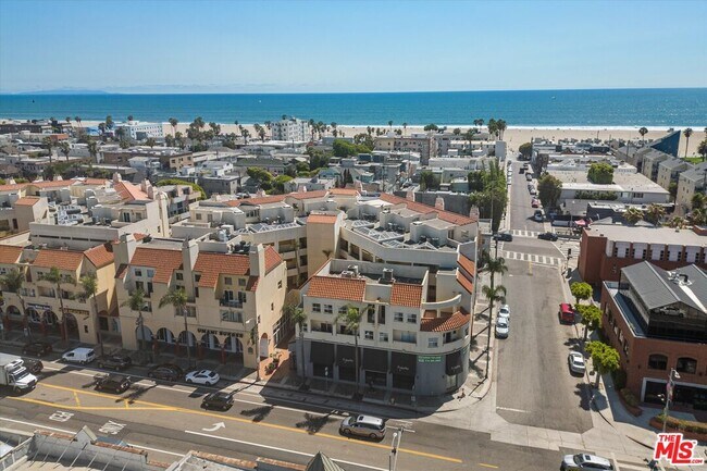 Building Photo - 235 Main St