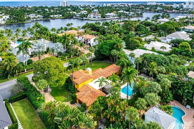 Building Photo - 334 Palm Trail