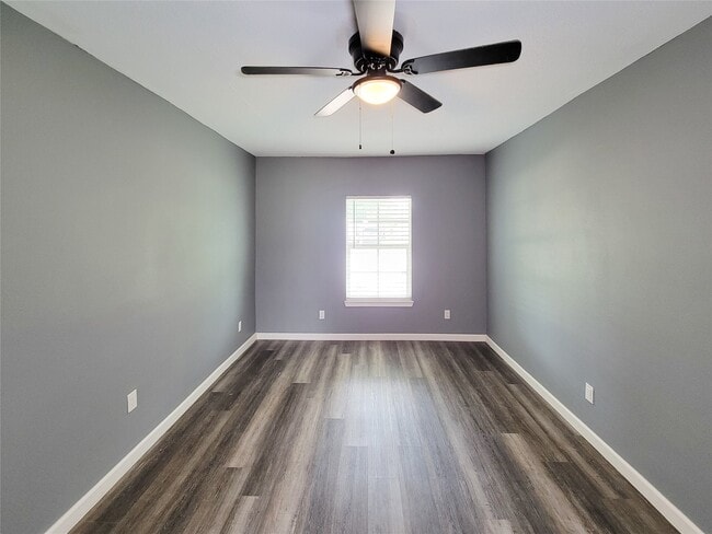 Building Photo - 6327 Mardale Dr