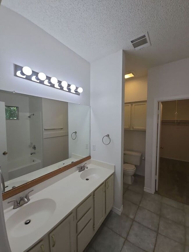 Building Photo - Spacious 3BR Austin Home with Fireplace & ...