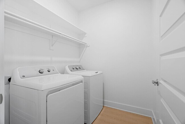 Building Photo - The Summit at Been Road Villas 3 Bed, 2.5 Bath