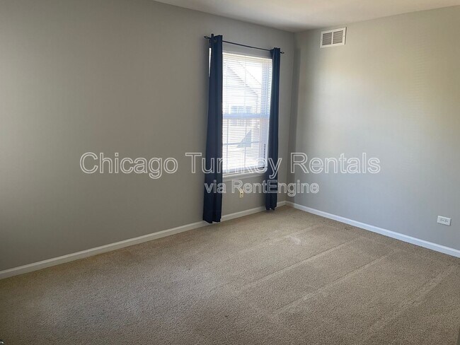 Building Photo - 527 Frieh Dr