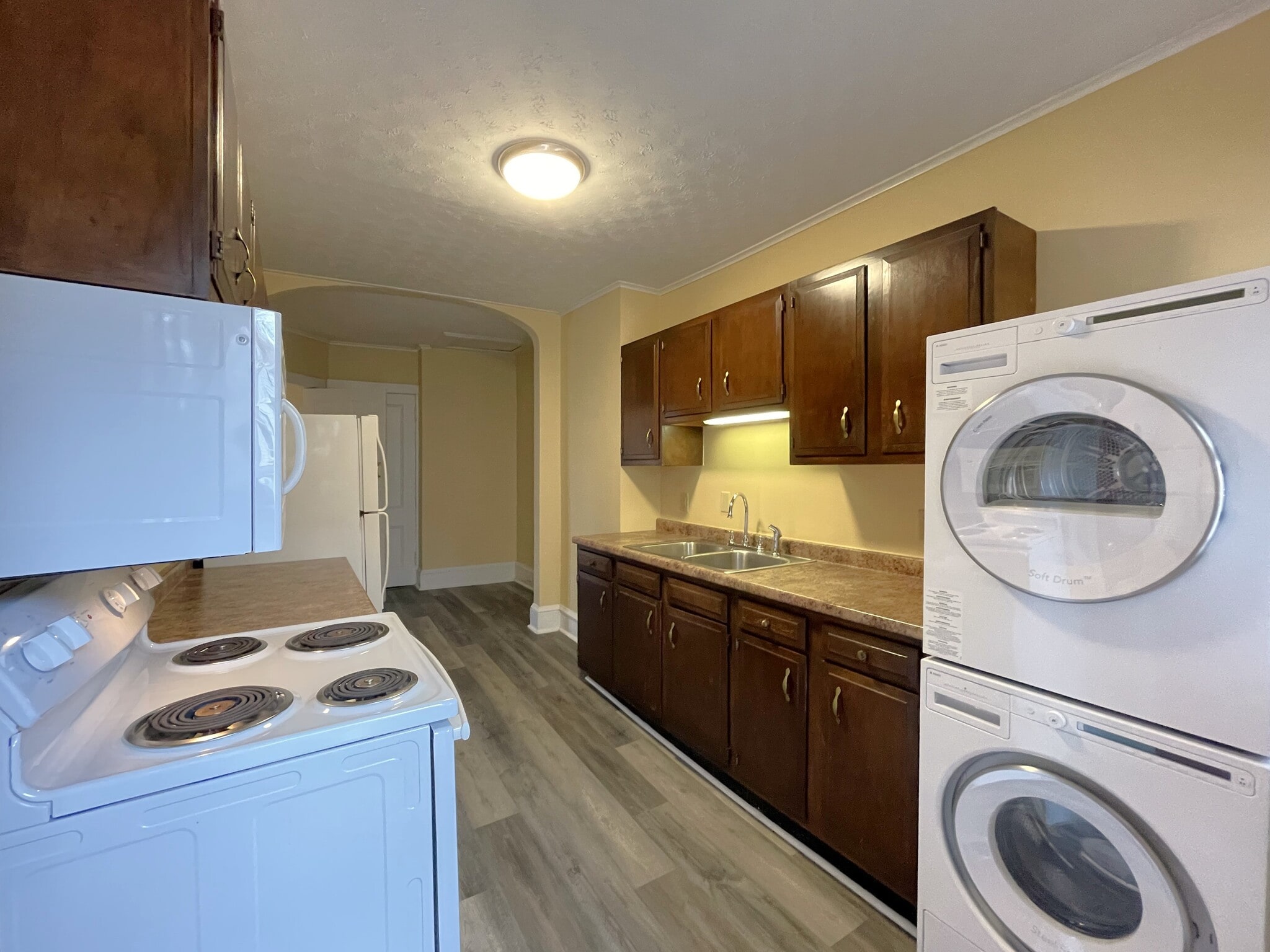 Kitchen - 110-112 Elm St