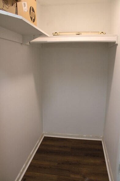 Building Photo - 2609 Parkside Terrace