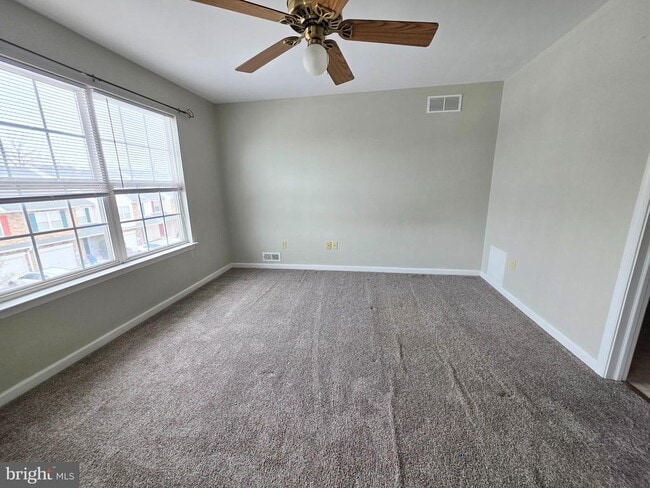 Building Photo - 347 Glenn Rose Cir