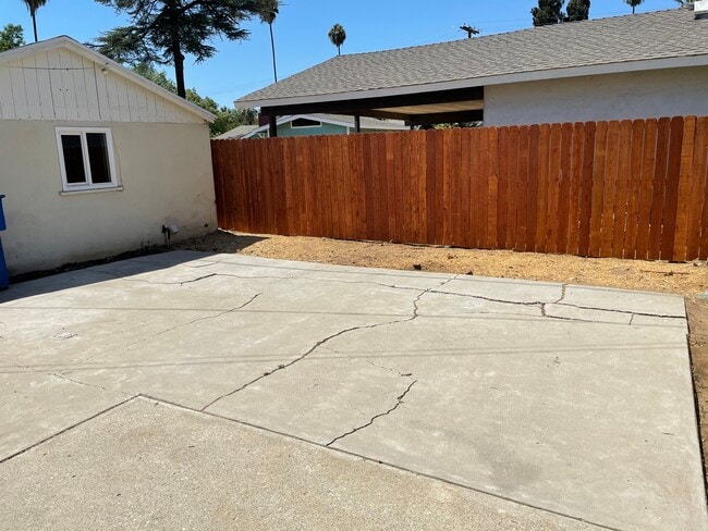 Building Photo - 5769 Eugene St