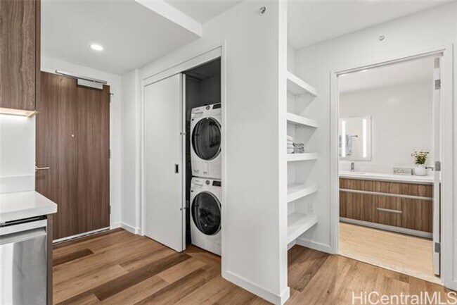 Building Photo - BRAND NEW, fully furnished 1 bedroom w/ parking at The Park on Keeaumoku